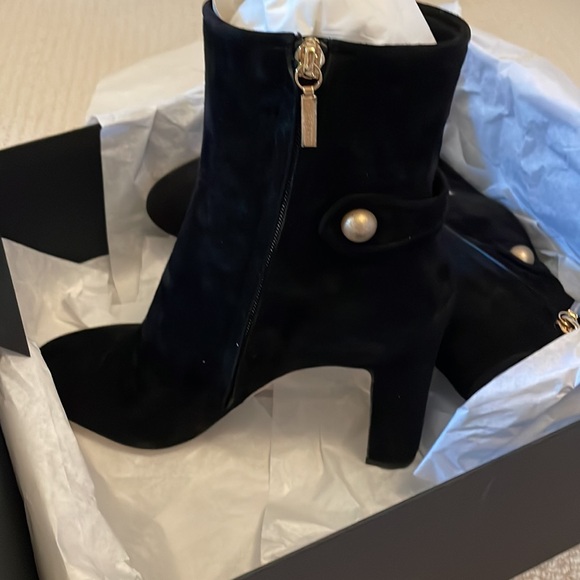 BNIB Dolce & Gabbana black suede ankle boot size 41 - Picture 5 of 8